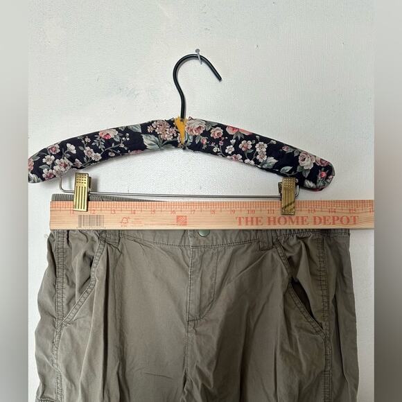 H&M Women’s Olive Green Cargo Pants Divided by Size 6 Casual , Relaxed Utility - Picture 4 of 9